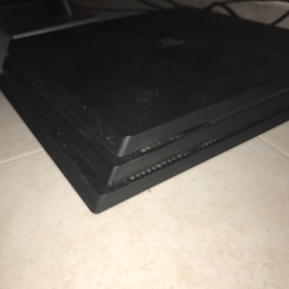 Ps4 pro bundle - Picture 3 of 6